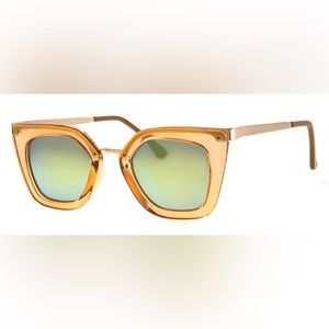 OWLS
AJ Morgan SKU: 84001-CHAMPAGNE